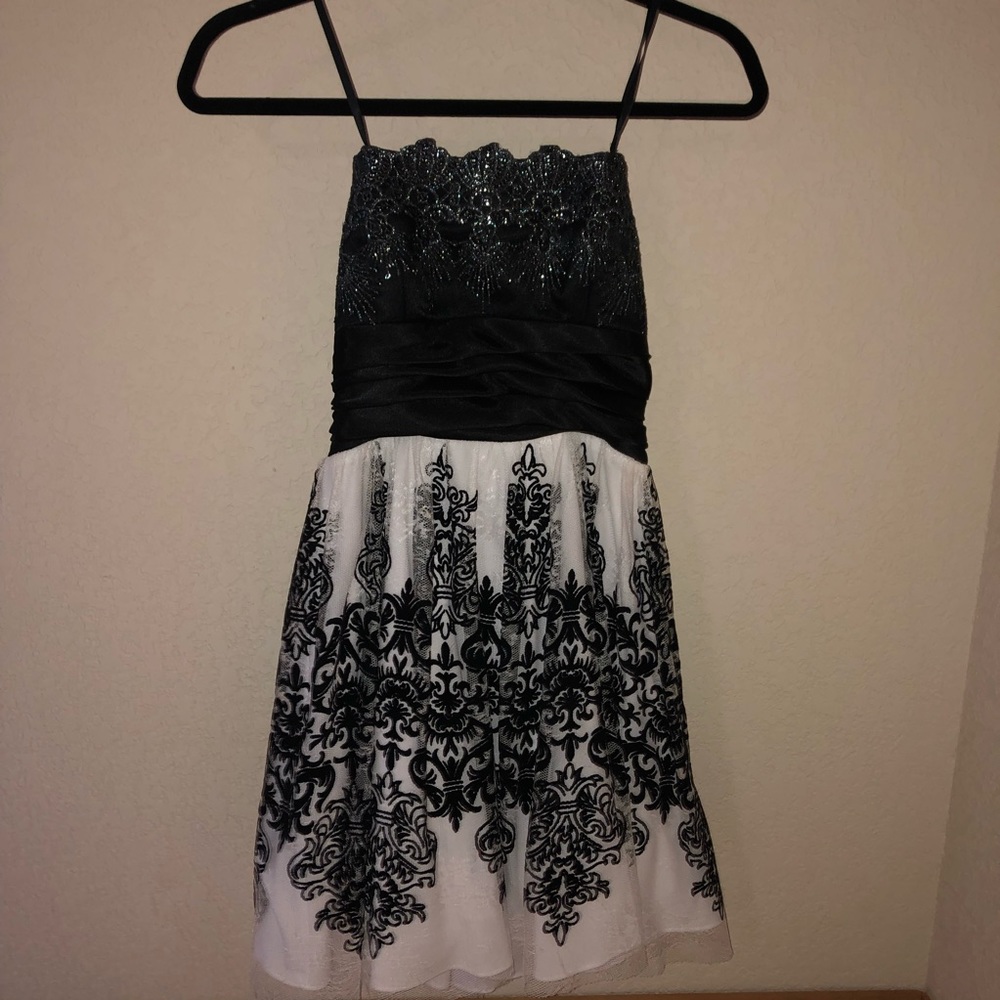 Black and White Beaded Bodice Strapless Lace Prom Dress with Velvet Appliqué